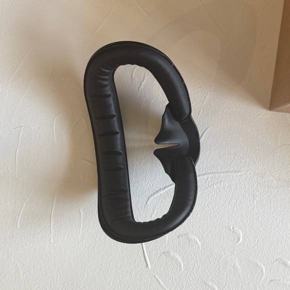 Oculus Quest 2 VR Headset - White USED 128GB - Picture 6 of 6